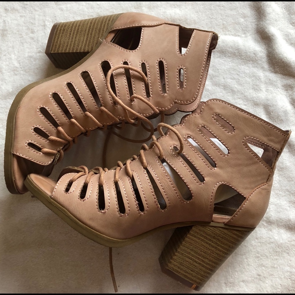 Boot - Picture 3 of 3